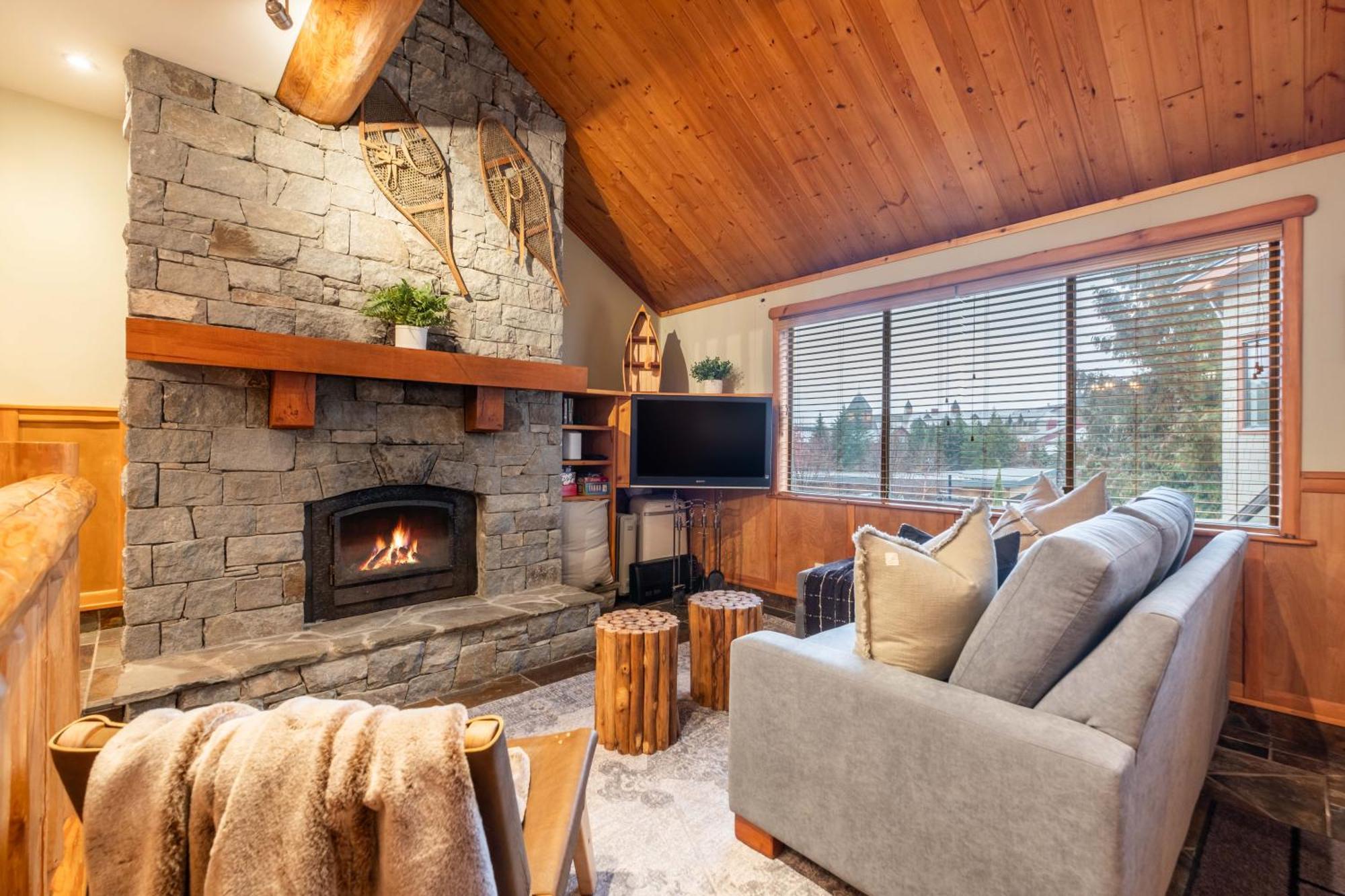 Villa Rainbow By Outpost Whistler Exterior foto